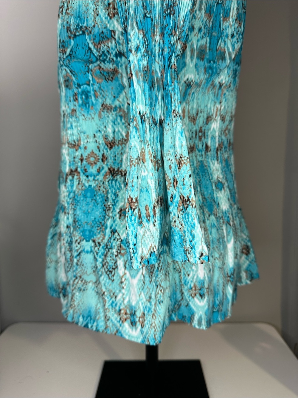 Fred David Patterned Button-up Top - Picture 8 of 8